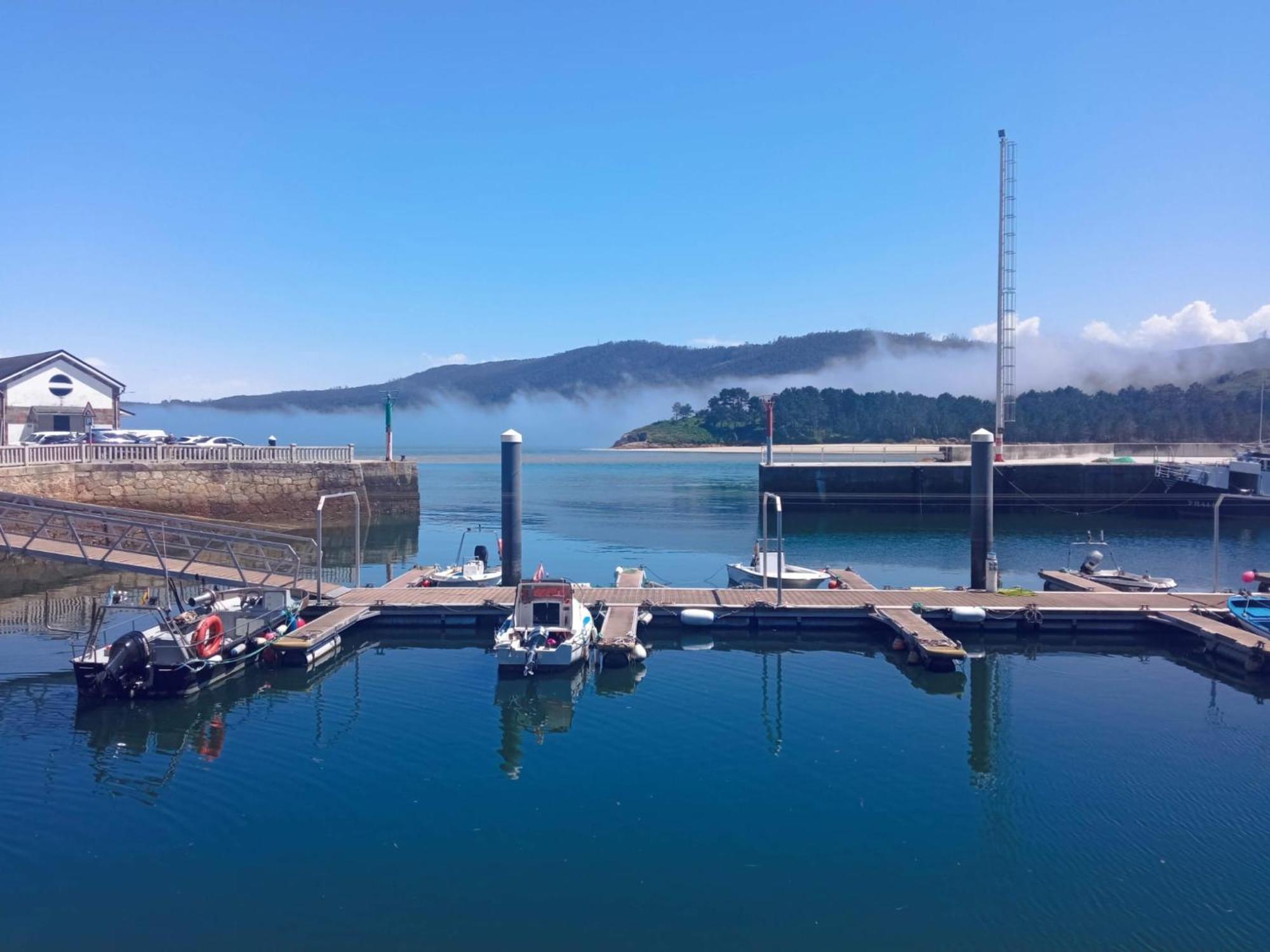 Hostal La Marina Porto do Barqueiro Экстерьер фото
