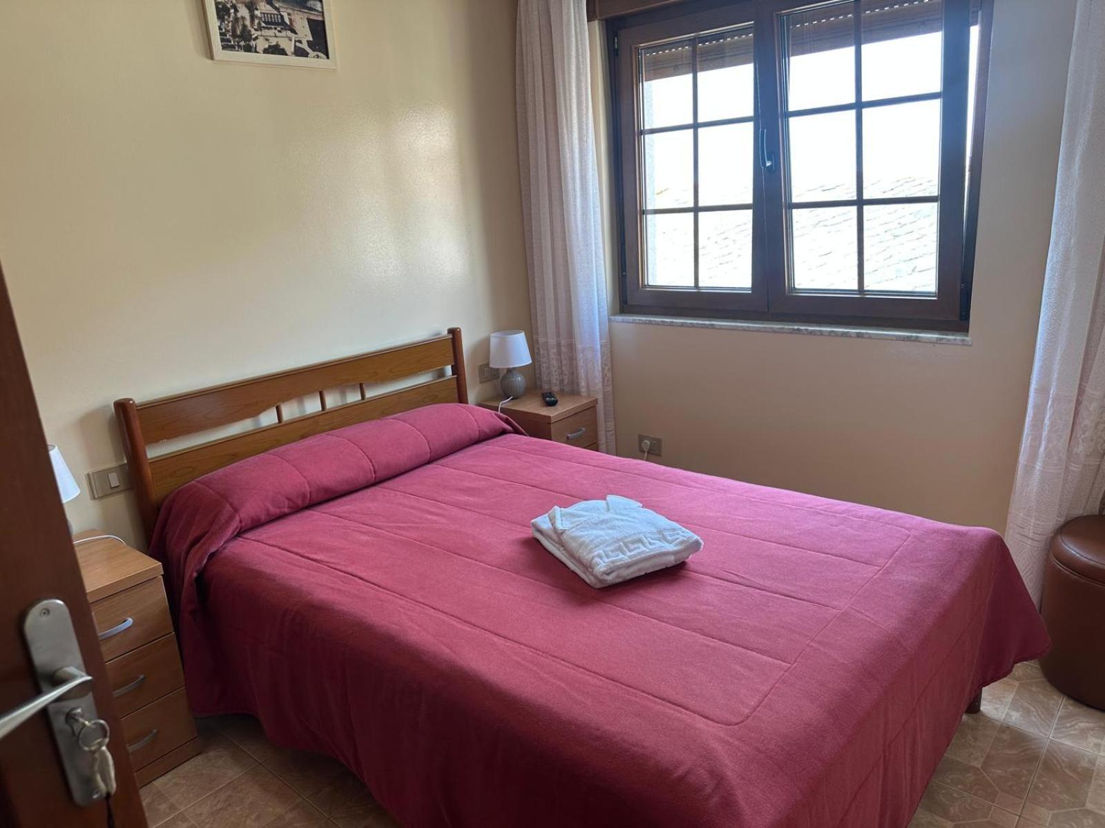 Hostal La Marina Porto do Barqueiro Экстерьер фото
